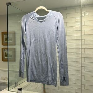 Breathable light blue Lulu long sleeve